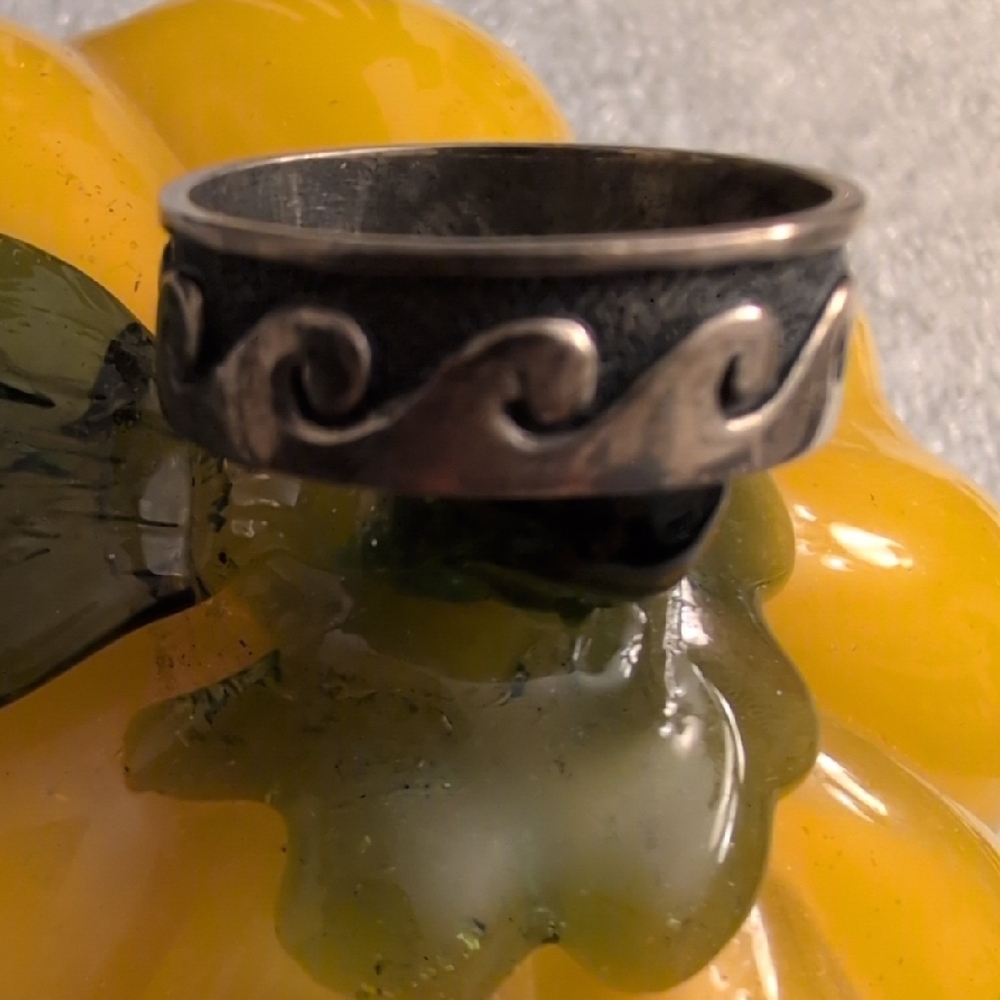 Sterling Silver Wave Pattern Ring Size 12 - image 3